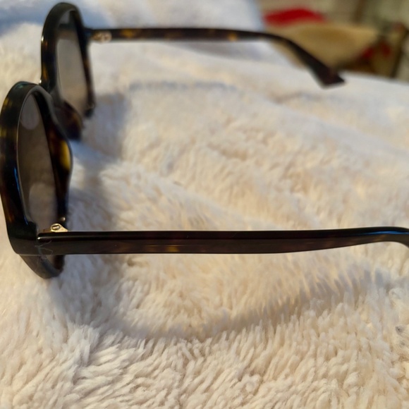 Gucci tortoise shell sunglasses - Picture 4 of 8